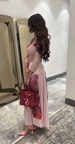 طقم بلوزه وتنوره