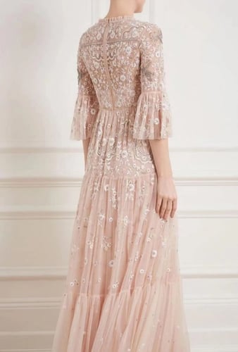 فستان باكمام فرنسية