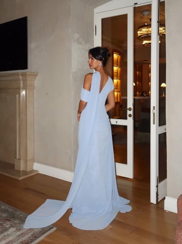 فستان نجلاء