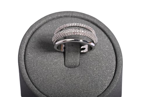 Soft zircon ring