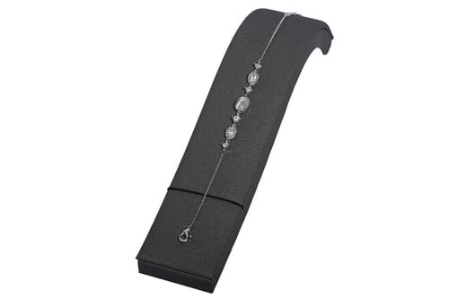 Shell and zircon bracelet
