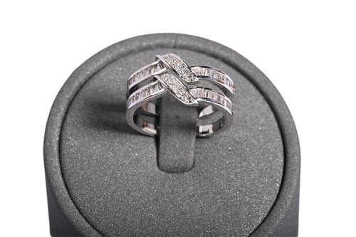 Soft zircon ring