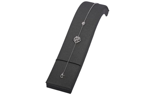 Rose bracelet with zircon