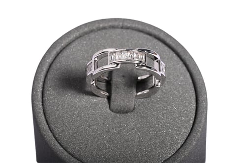 Soft zircon ring