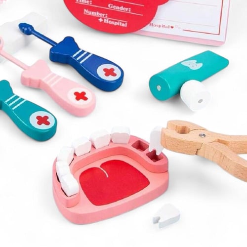 أدوات الطبيب الخشبية