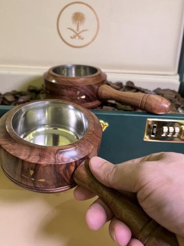 مبخرة بمسكة يد