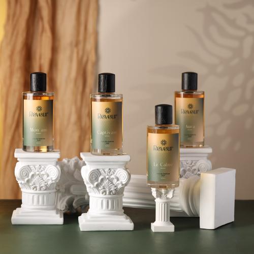 عطور Reveur