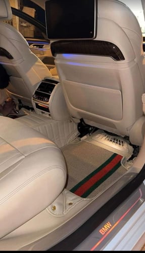 ارضيات جلد فاخرة تطريز مستطيل