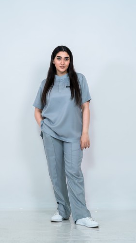 طقم سكرب طبي رمادي فاتح