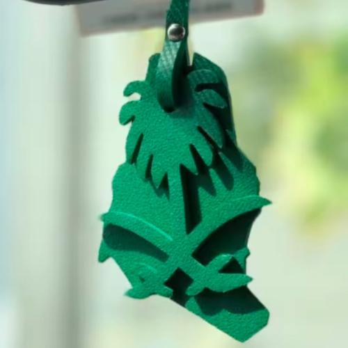 10 قطع تعليقة سيقين ونخلة مع خريطة ( بدون اسم )