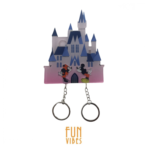 ميدالية ميكي وميني ماوس