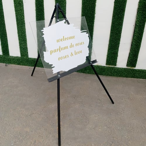 عربة ورد ثابتة