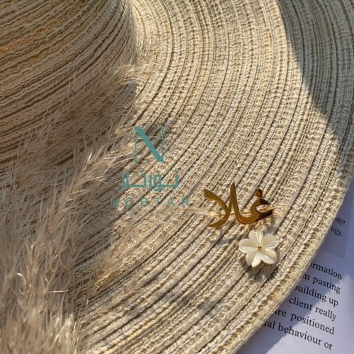 بروش بناتي مع وردة جميلة يليق بالمواليد