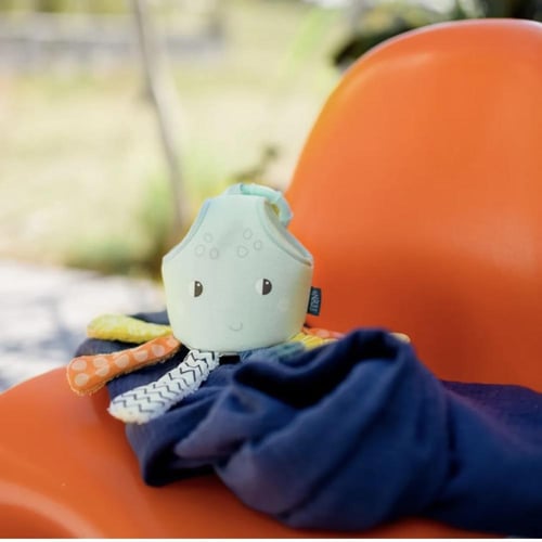 لعبة قماشية على شكل أخطبوط لرش الماء