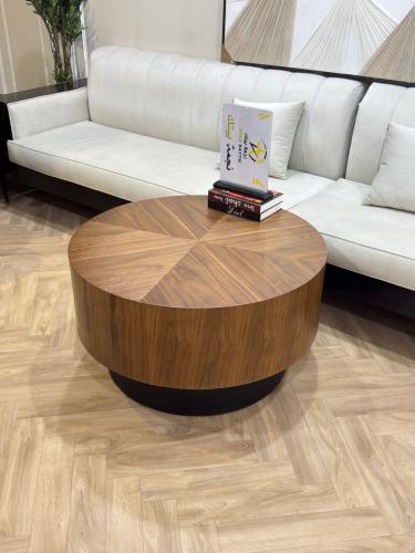 طاولة خشب كبير مفرد