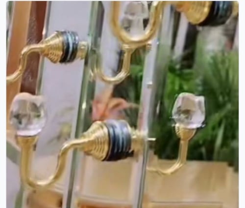 علاق ملابس عبايات