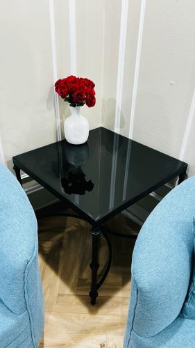 طاولة جانبية أنيقة