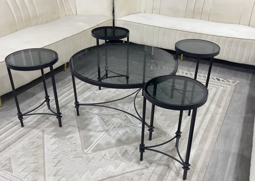 طاولات ضيافة