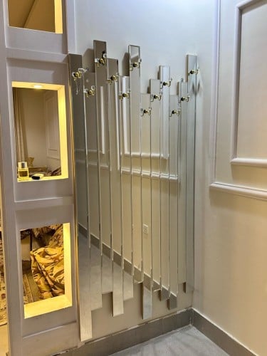 علاق ملابس عبايات