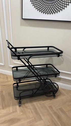 عربية تقديم حديد