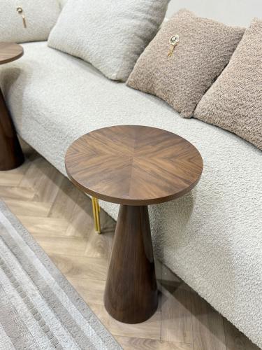 طاولة خدمة مفردة بقشرة الجوز الأنيقة