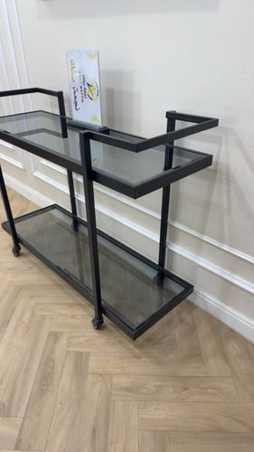 عربية تقديم حديد