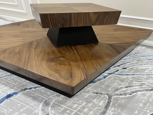 طاولة قشرة الجوز