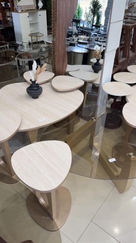 طاولات ضيافة