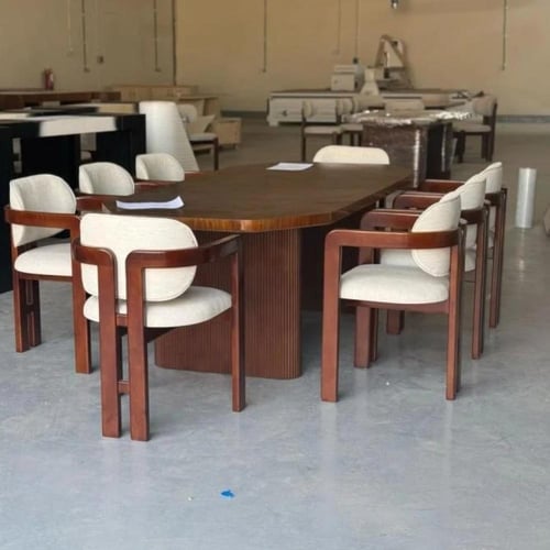 طقم طاولات 8كراسي سطح قشرة الجوز قاعده خشب