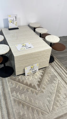 طاولات ضيافة