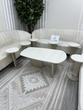 طاولات ضيافة