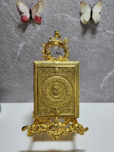 علبة مصحف ذهبي