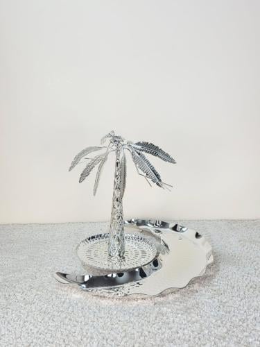 صحون تقديم شكل هلال ونخلة