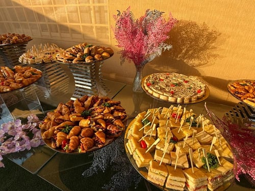 كوفي بريك ميز جولد