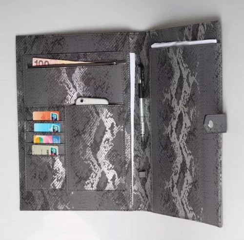 كفر جلد لحفظ الايباد وغيره لون رمادي مموج