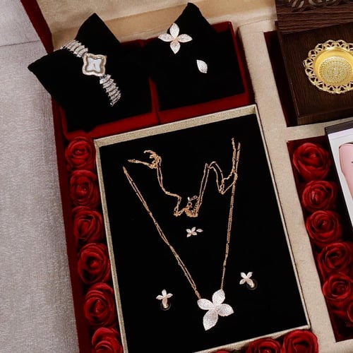 بريق الأنوثة من كارتير