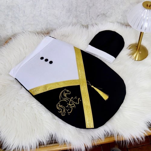 مدس مواليد أنيق وطاقية باسم المولود