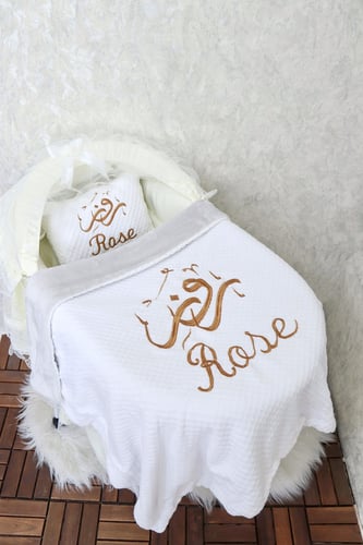 بطانيه اطفال الجوده مع تطريز اسم حسب الطلب