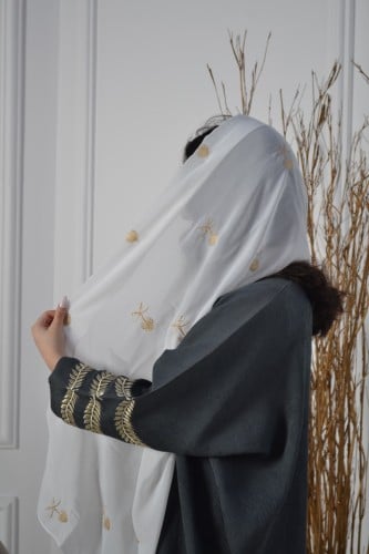 طرحه تطريز ذهبي كامل سيفين ونخله ابيض