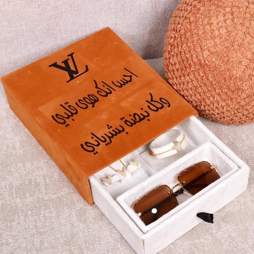 إطلالة لويس النسائية