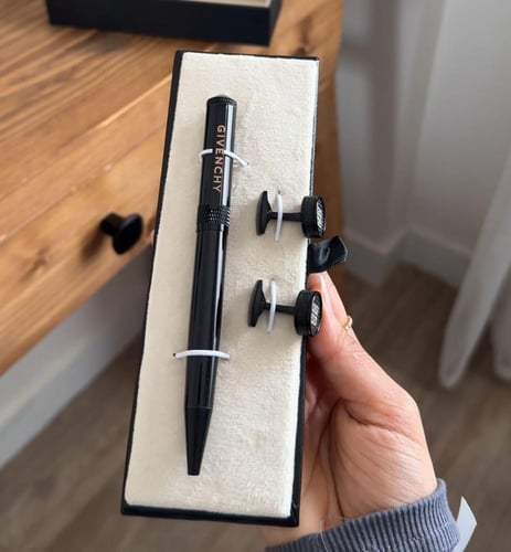 بوكس جفنشي الأنيق