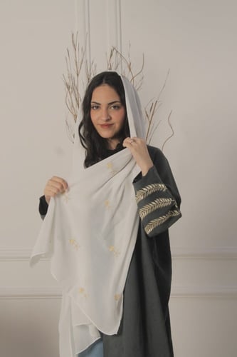 طرحه تطريز ذهبي كامل سيفين ونخله ابيض