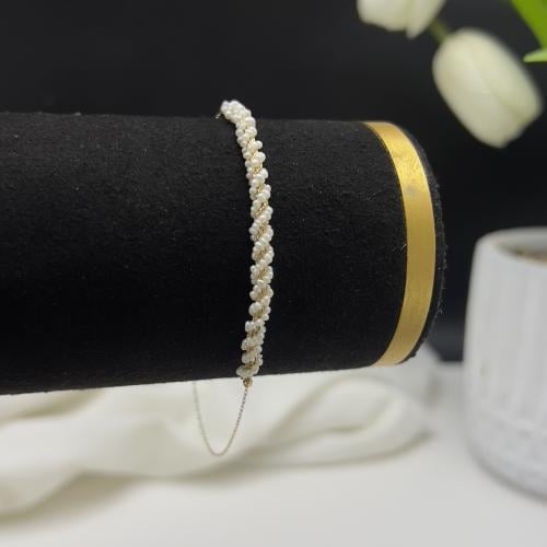 اسوارة ذهب ناعمه عيار 18 مع لؤلؤ رقيق وزن 1.35 جرا...