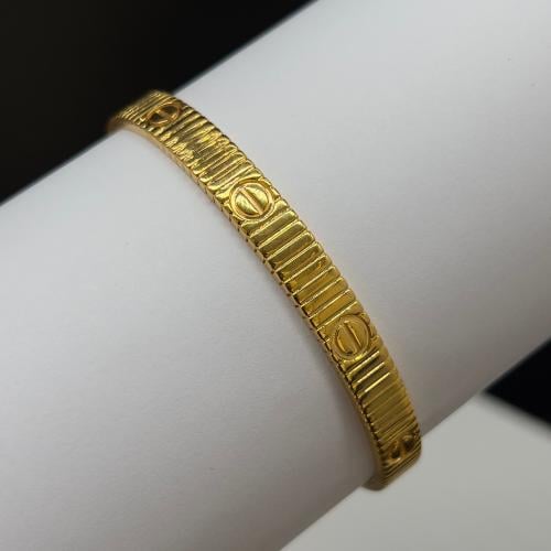 غوايش ذهب عيار 21 تصميم كلاسيكي فاخر وانيق وزن 7.1...