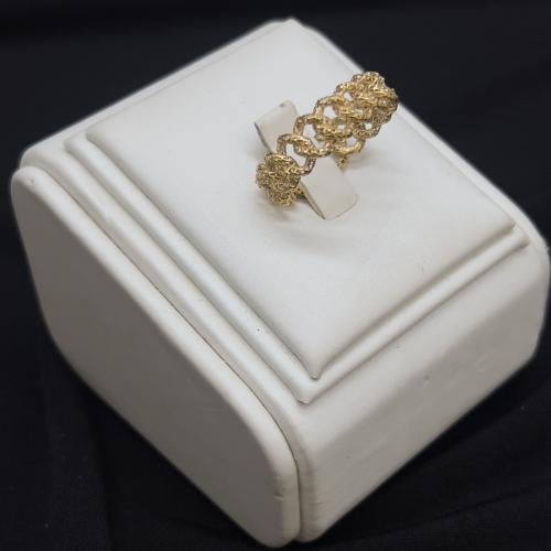 دبله ذهب عيار 18 تصميم شبكي فاخر وعصري بوزن 2.2 جر...