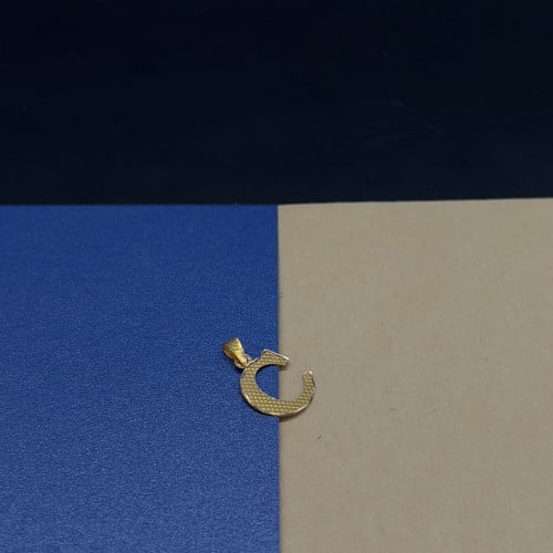 تعليقة ذهب عيار 18 وزن 0.3 جرام حرف C