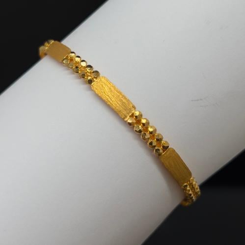 بناجر ذهب عيار 21 تصميم حبات دوريكا مع مطفي وزن 6....