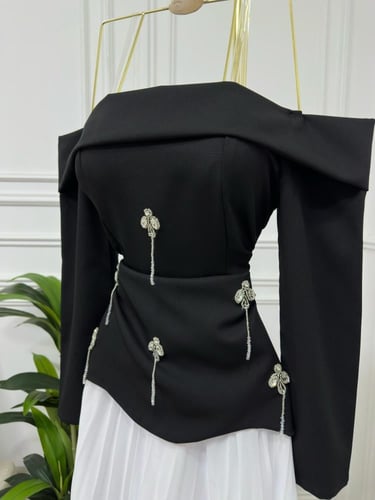 فستان باربي اسود ابيض