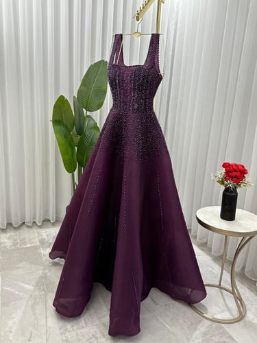 فستان جورجينا مطرز موف