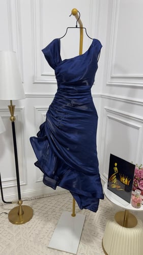 فستان منيره ناعم